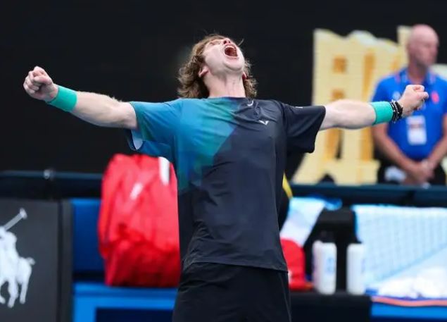 胜的势头十 胜的势头十